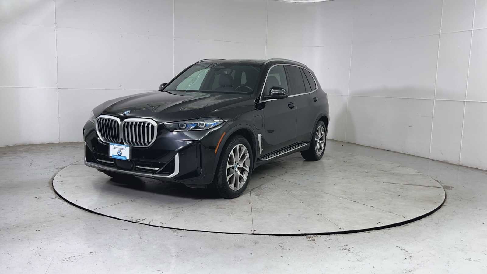 Used 2025 BMW X5 xDrive50e image 6