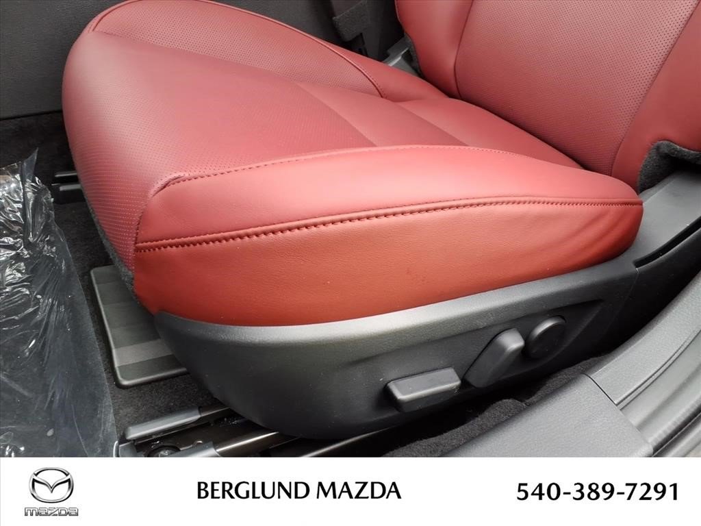 New 2026 MAZDA MAZDA3 Hatchback w/Premium Plus Pkg AWD/4WD image 12