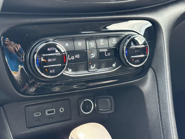 Certified 2020 Buick Encore GX Select FWD image 17