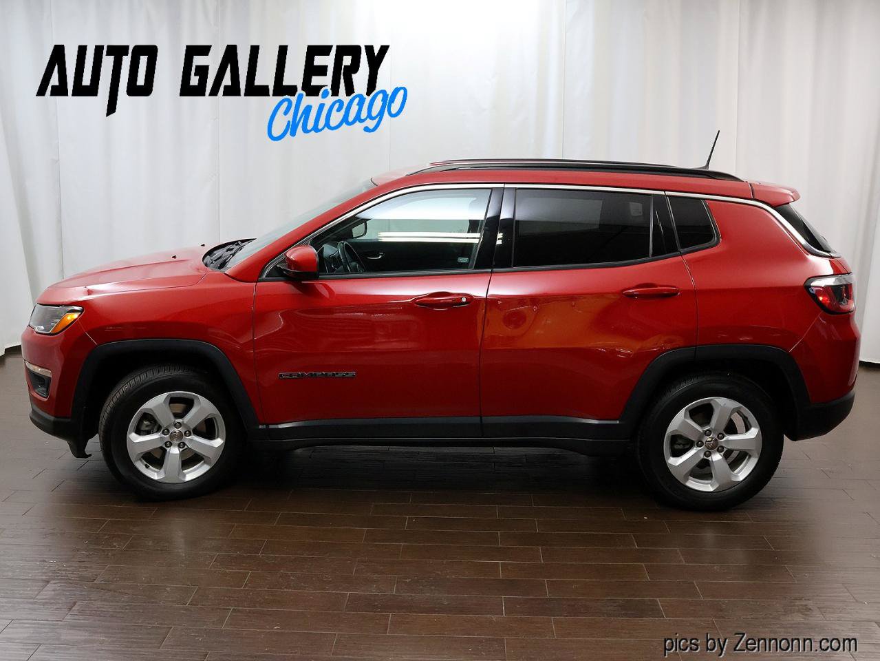 Used 2019 Jeep Compass Latitude FWD image 10