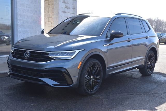 Used 2022 Volkswagen Tiguan SE R-Line image 14
