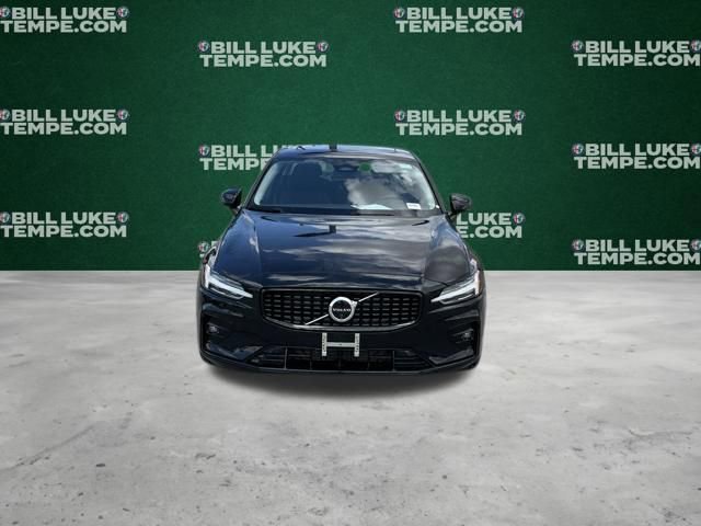 Used 2025 Volvo S60 B5 Plus image 5