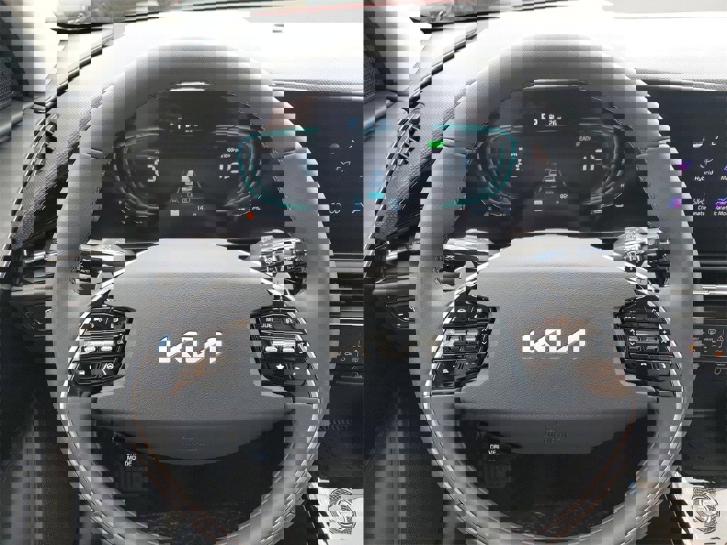New 2025 Kia Niro EX image 10