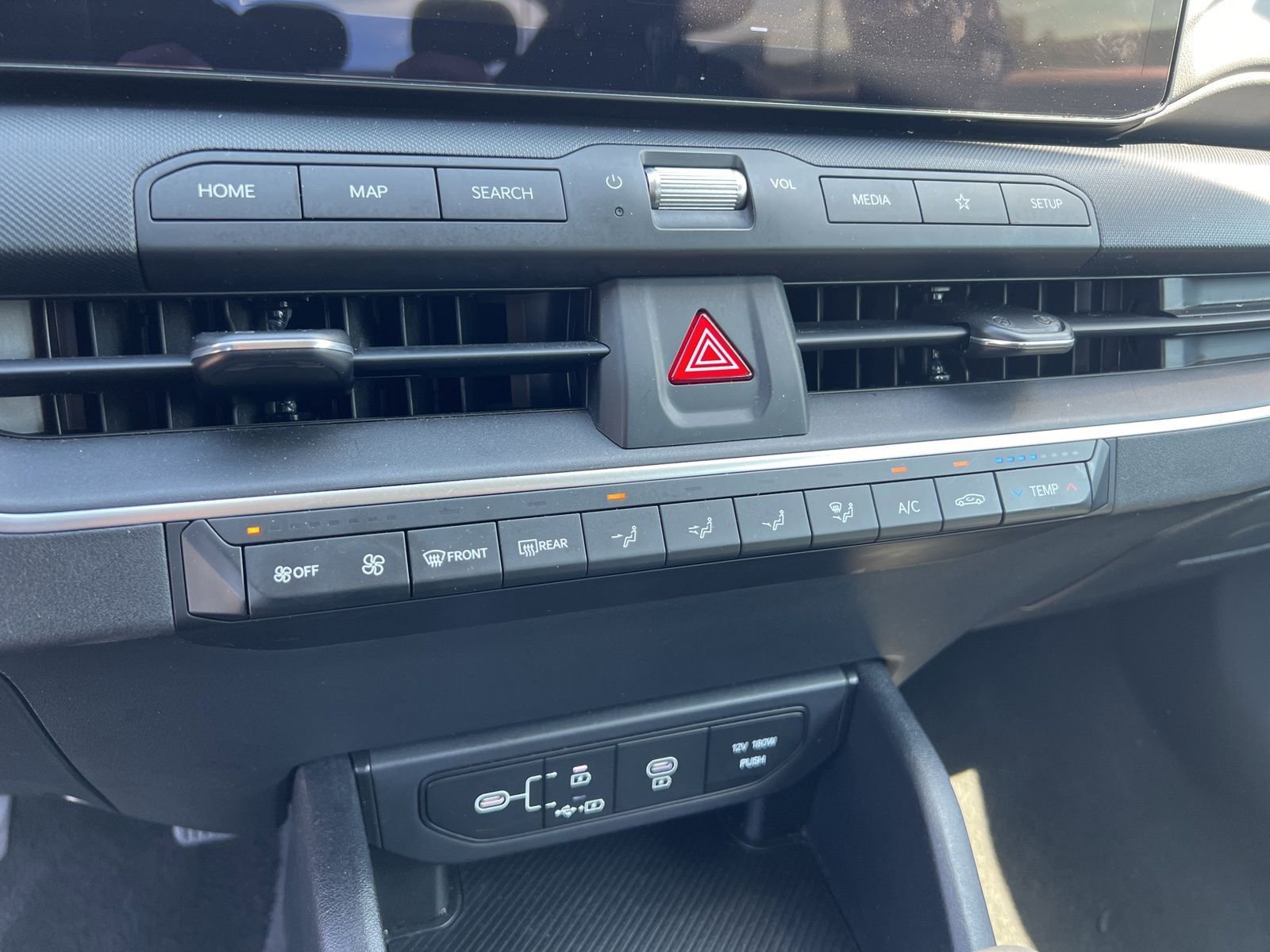 Used 2025 Kia K4 LXS image 19