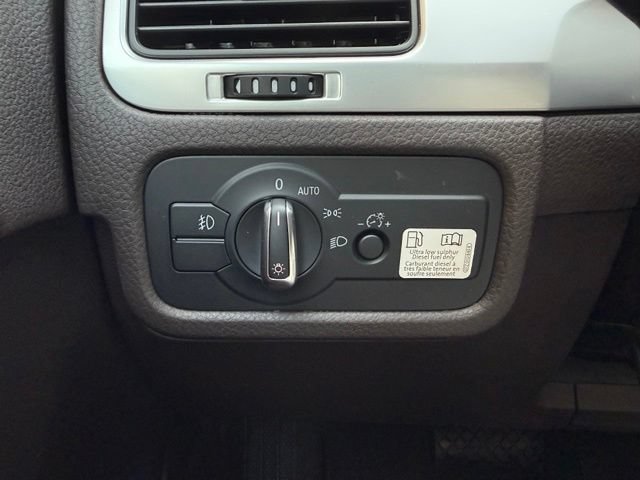 Used 2013 Volkswagen Touareg TDI AWD/4WD image 29