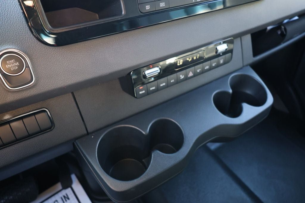 Used 2024 Mercedes-Benz Sprinter 2500 image 15