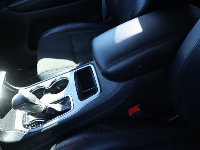 Used 2020 Jeep Grand Cherokee Altitude image 16