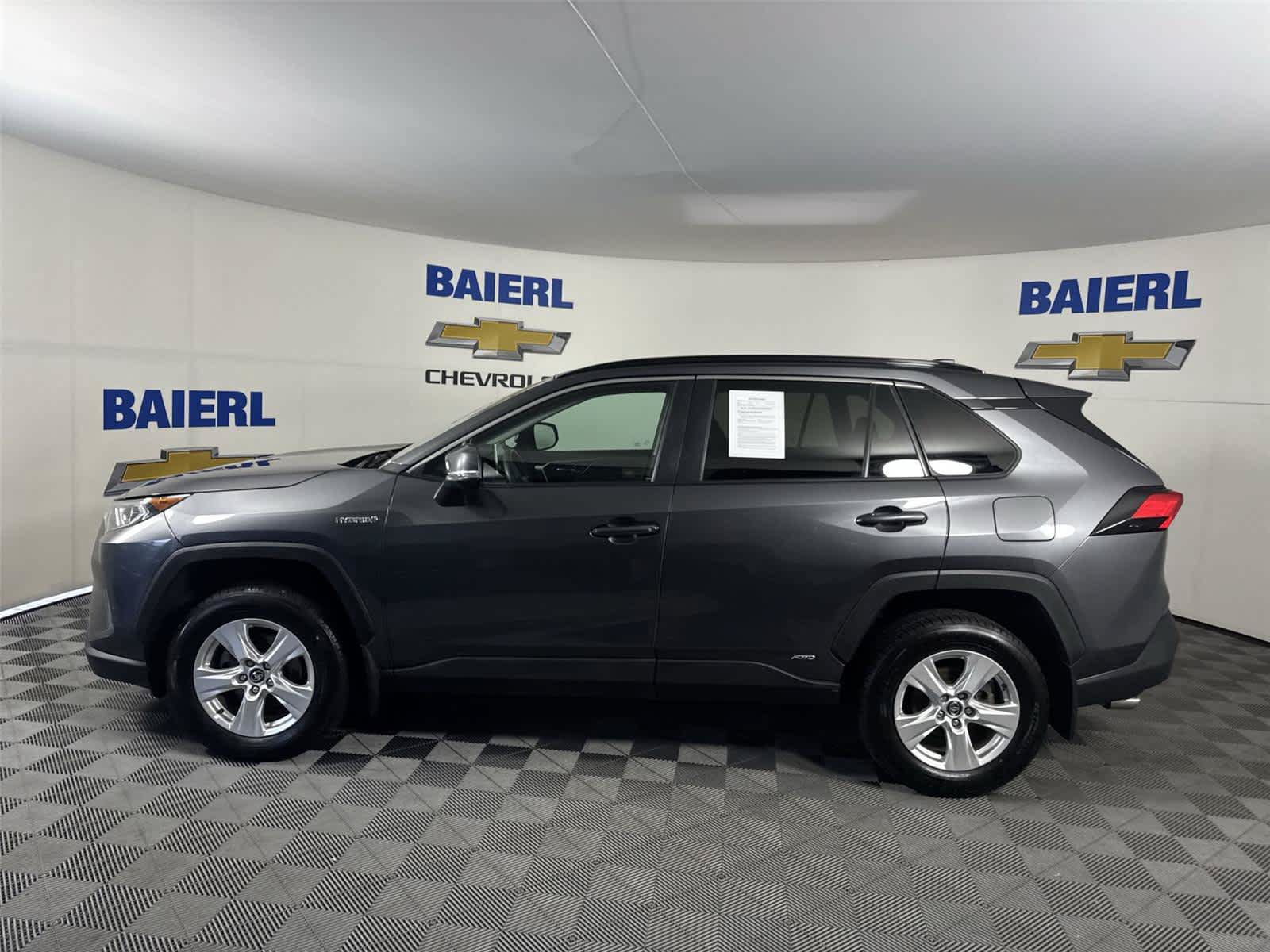 Used 2021 Toyota RAV4 XLE w/ Convenience Package AWD/4WD image 2