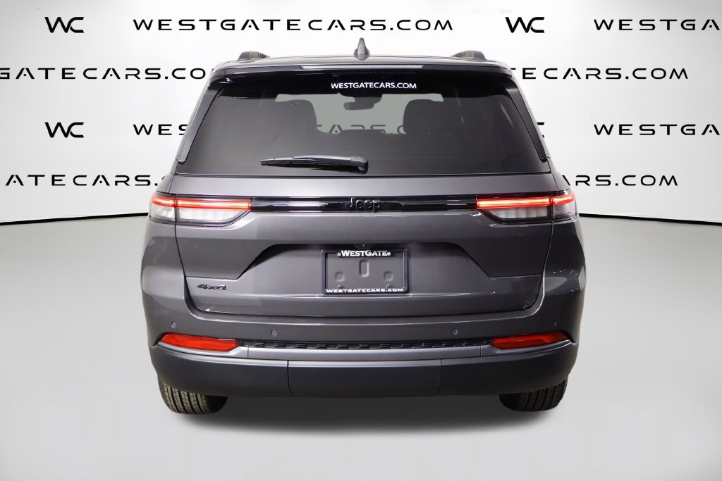 New 2026 Jeep Grand Cherokee Altitude AWD/4WD image 4