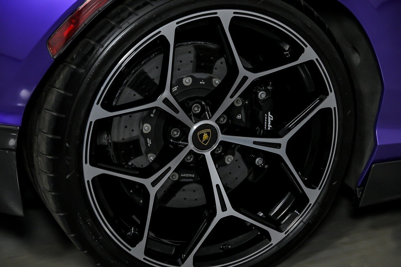 Used 2024 Lamborghini Revuelto image 23