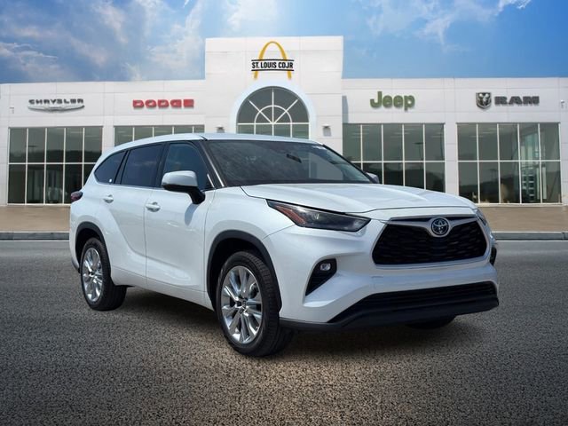 Used 2022 Toyota Highlander LE