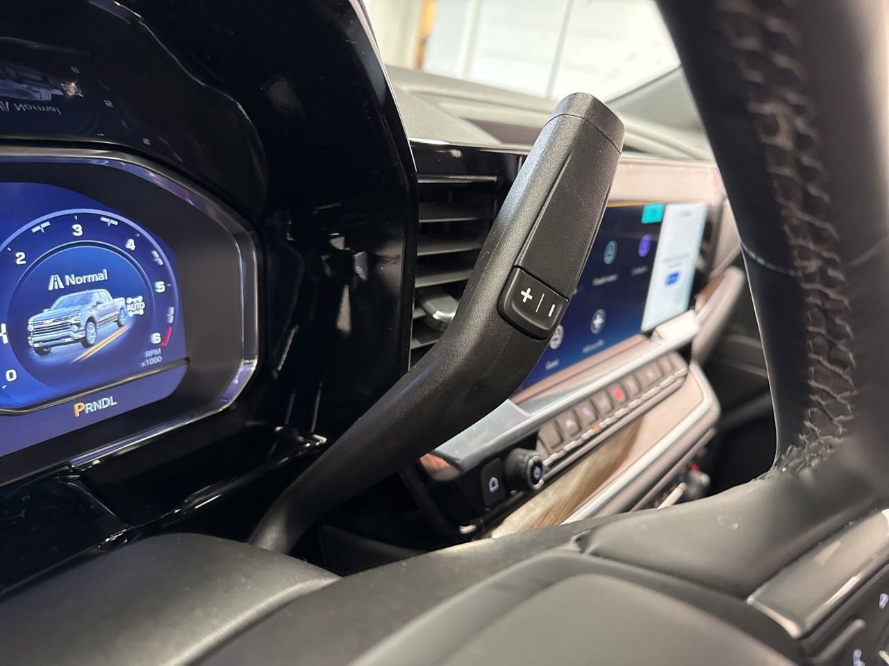 Used 2024 Chevrolet Silverado 1500 LT image 23