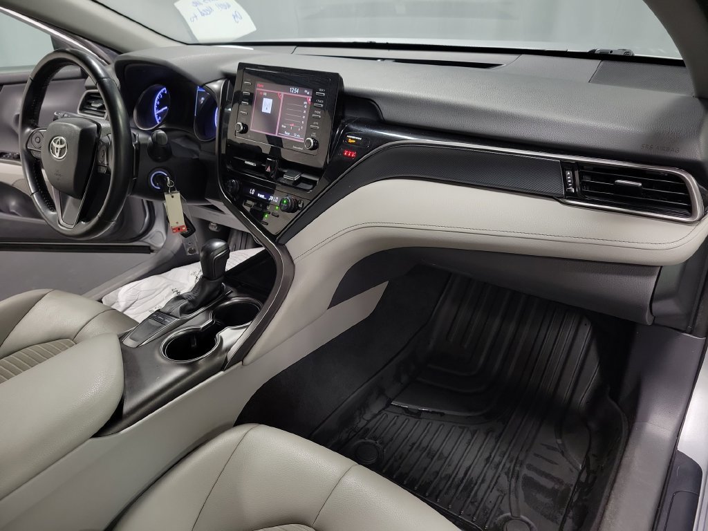 Used 2022 Toyota Camry SE FWD image 32
