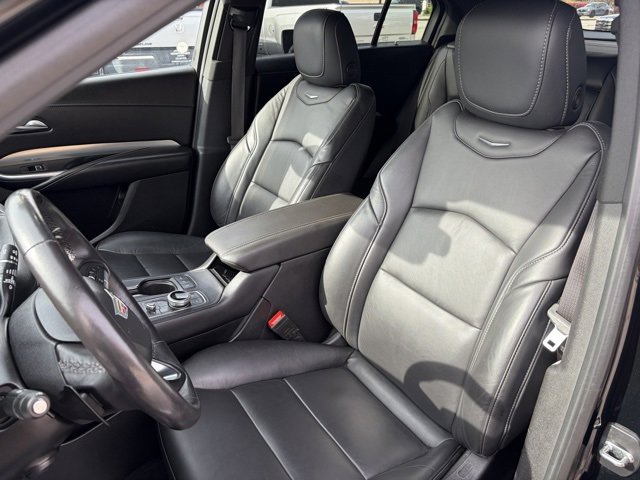 Used 2023 Cadillac XT4 Premium Luxury image 18