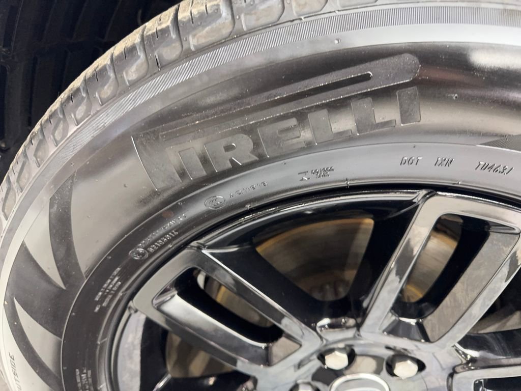 Used 2025 Land Rover Defender 110 S image 87