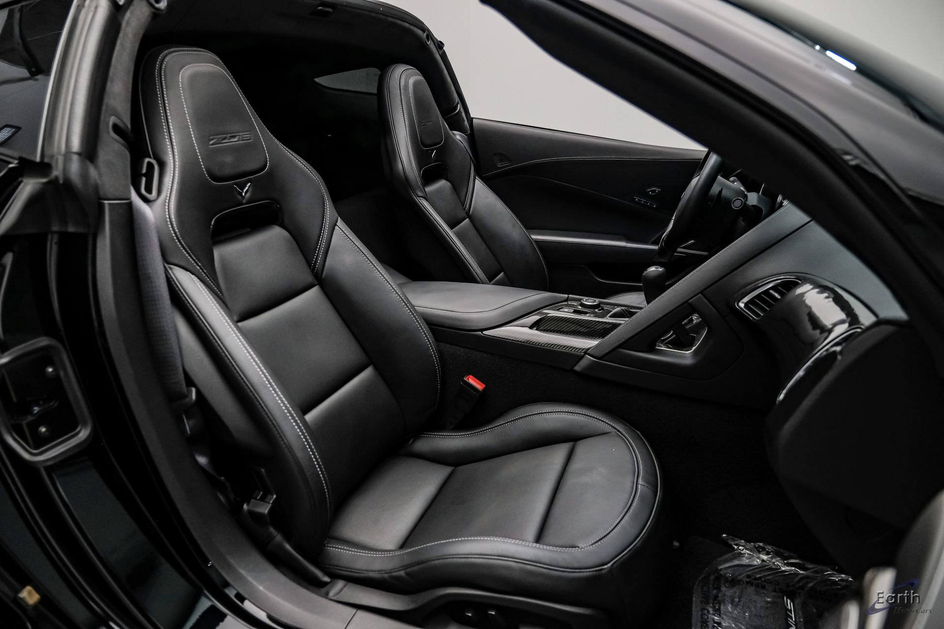 Used 2015 Chevrolet Corvette Z06 w/ 3LZ Preferred Equipment Group image 57