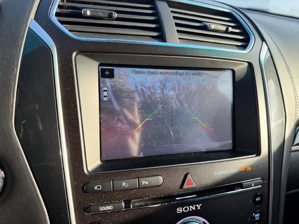 Used 2017 Ford Explorer Platinum AWD/4WD image 18