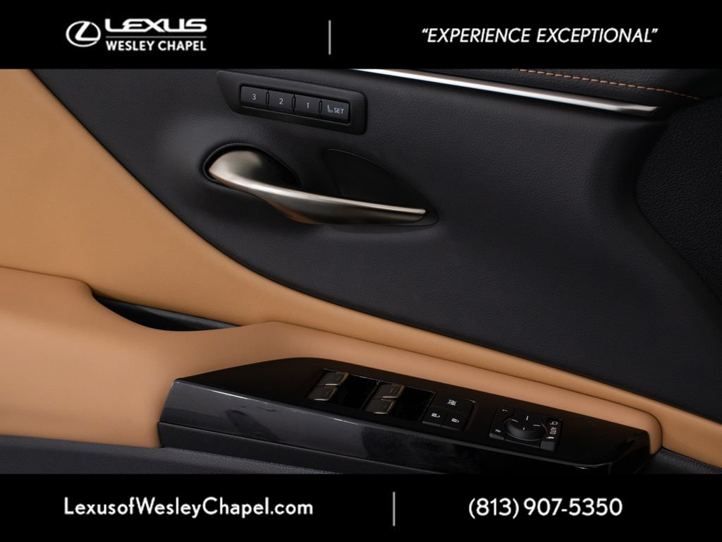 Used 2025 Lexus ES 350 w/ Premium Package FWD image 34