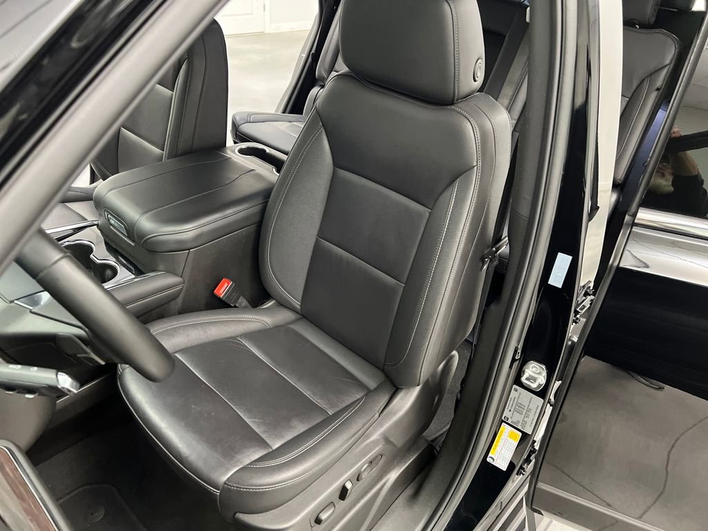 Used 2025 Chevrolet Tahoe LT image 9