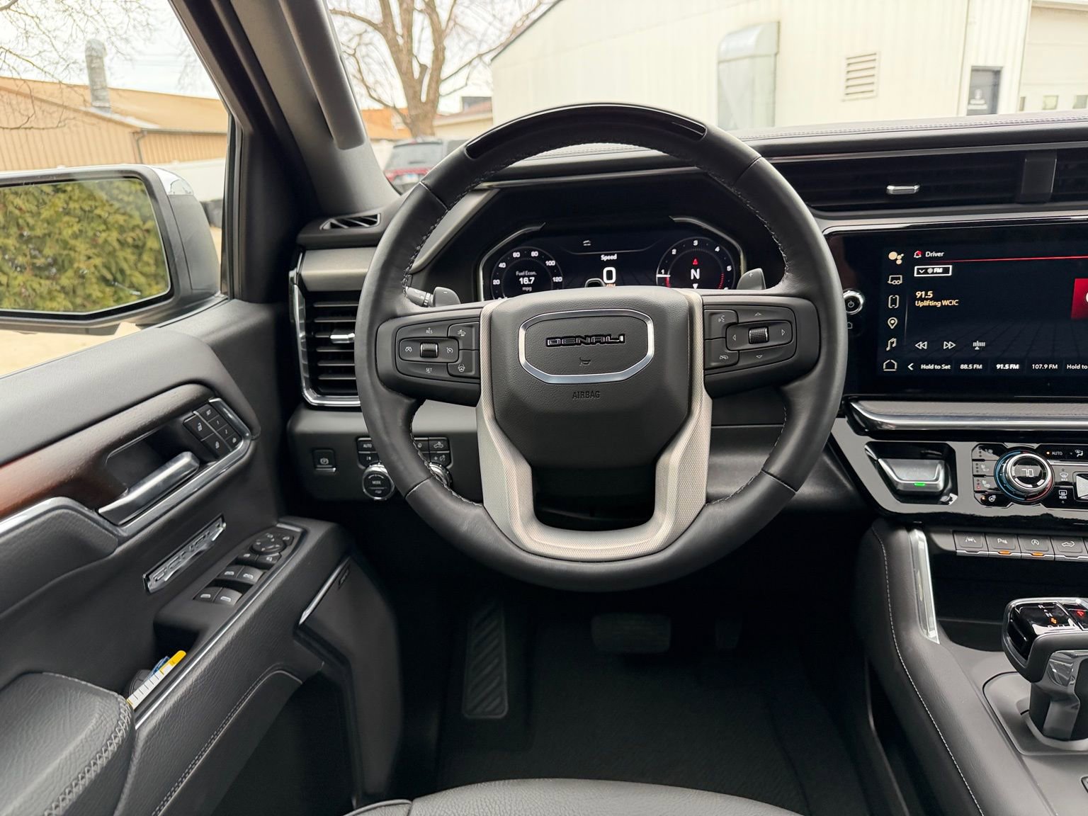 Used 2025 GMC Sierra 1500 Denali image 13