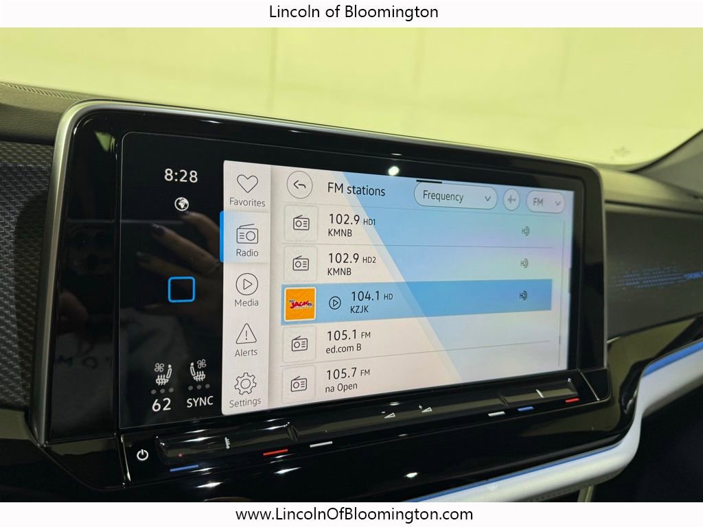 Used 2025 Volkswagen Atlas Cross Sport SEL Premium R-Line image 56