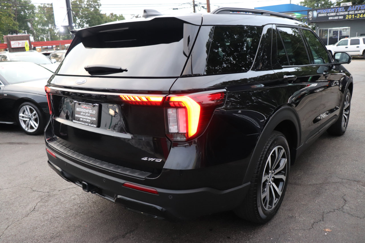 Used 2025 Ford Explorer ST-Line image 5