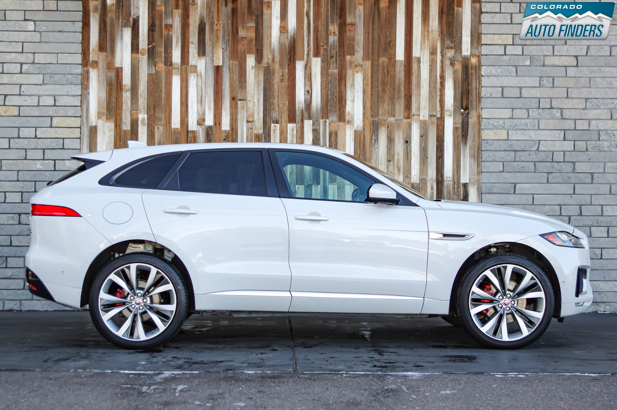 Used 2017 Jaguar F-PACE S image 8