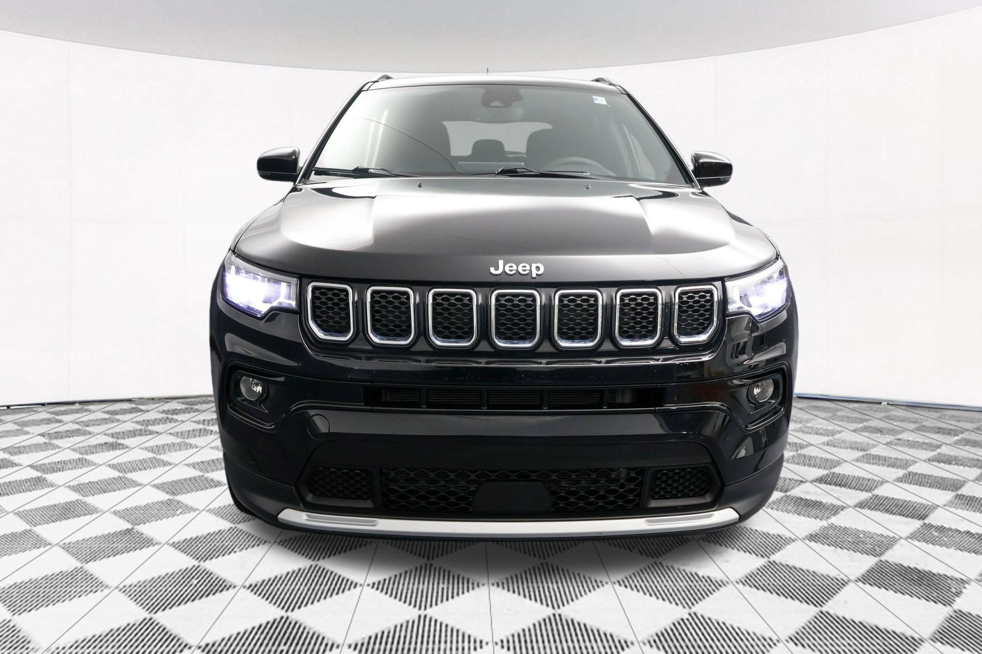 Used 2023 Jeep Compass Limited AWD/4WD image 39