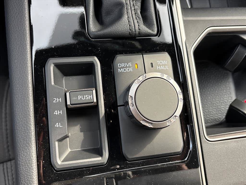 New 2026 Toyota Tundra Limited AWD/4WD image 16