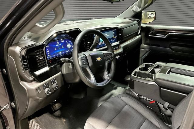 Used 2023 Chevrolet Silverado 1500 LT AWD/4WD image 17