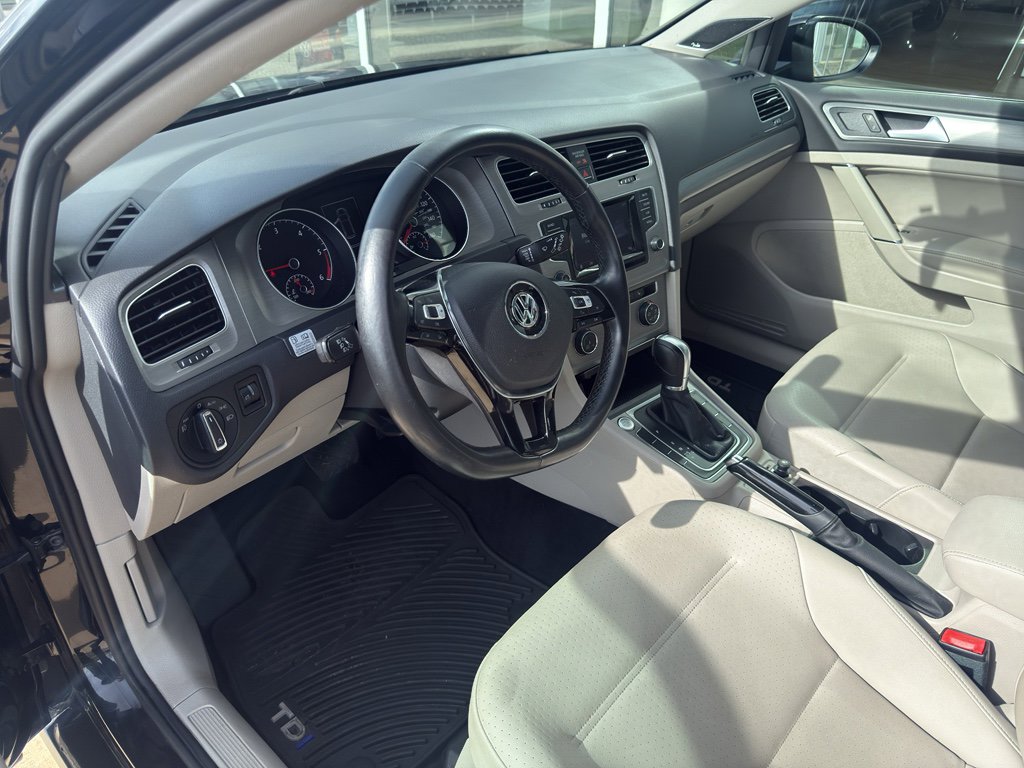 Used 2015 Volkswagen Golf TDI SE image 9