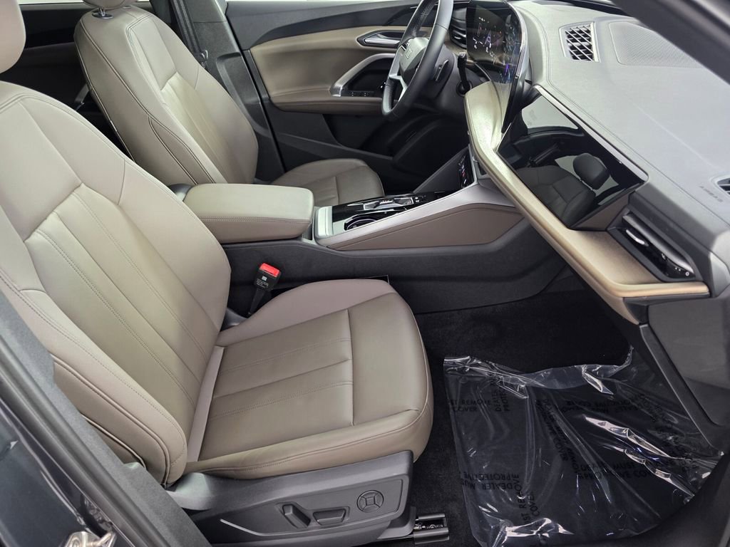 Used 2025 Audi Q5 Premium image 29