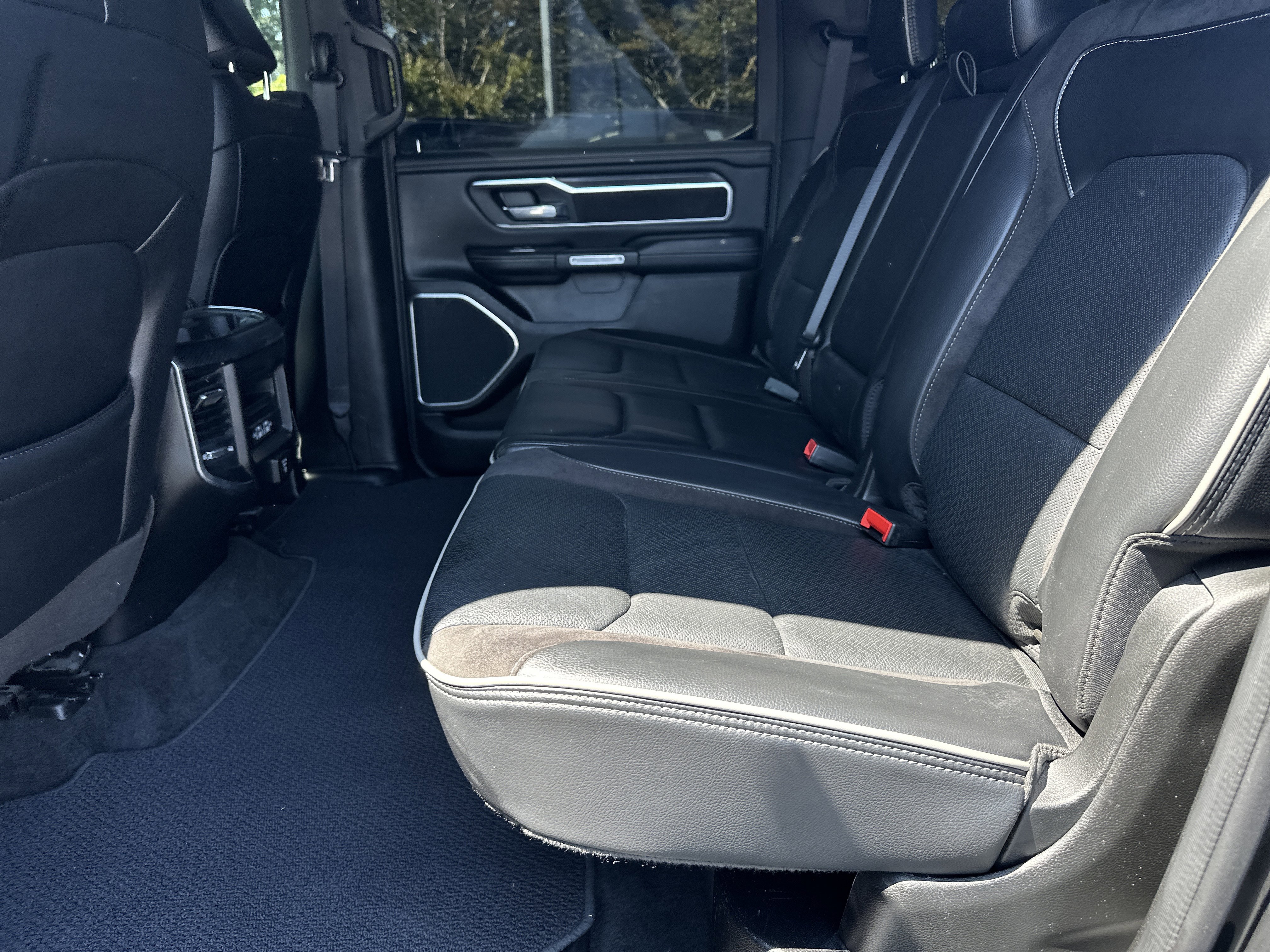Used 2023 RAM 1500 Laramie AWD/4WD image 24