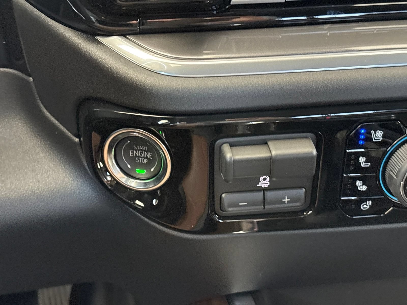 New 2026 Chevrolet Silverado 1500 High Country w/ High Country Premium Package AWD/4WD image 29