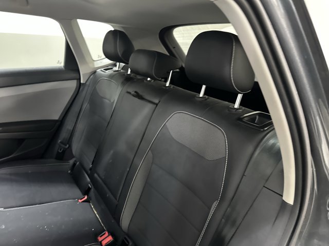 Certified 2023 Volkswagen Taos SE image 7