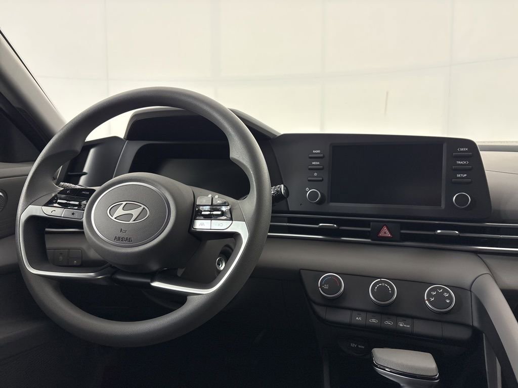 New 2026 Hyundai Elantra SE FWD image 22