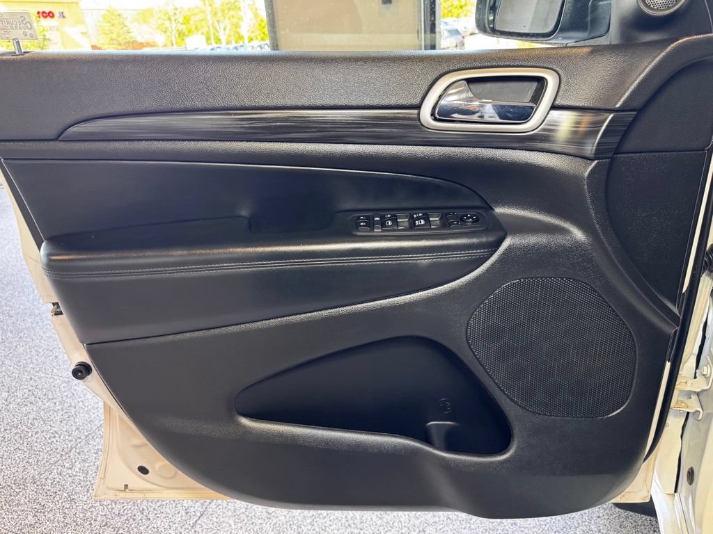 Used 2021 Jeep Grand Cherokee Laredo X AWD/4WD image 19