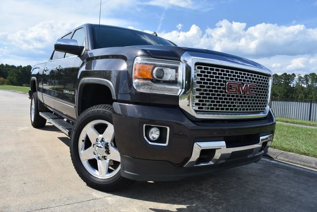 Used 2015 GMC Sierra 2500 Denali image 1