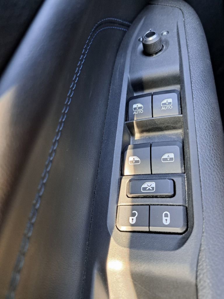 Used 2026 Jeep Compass Limited AWD/4WD image 16