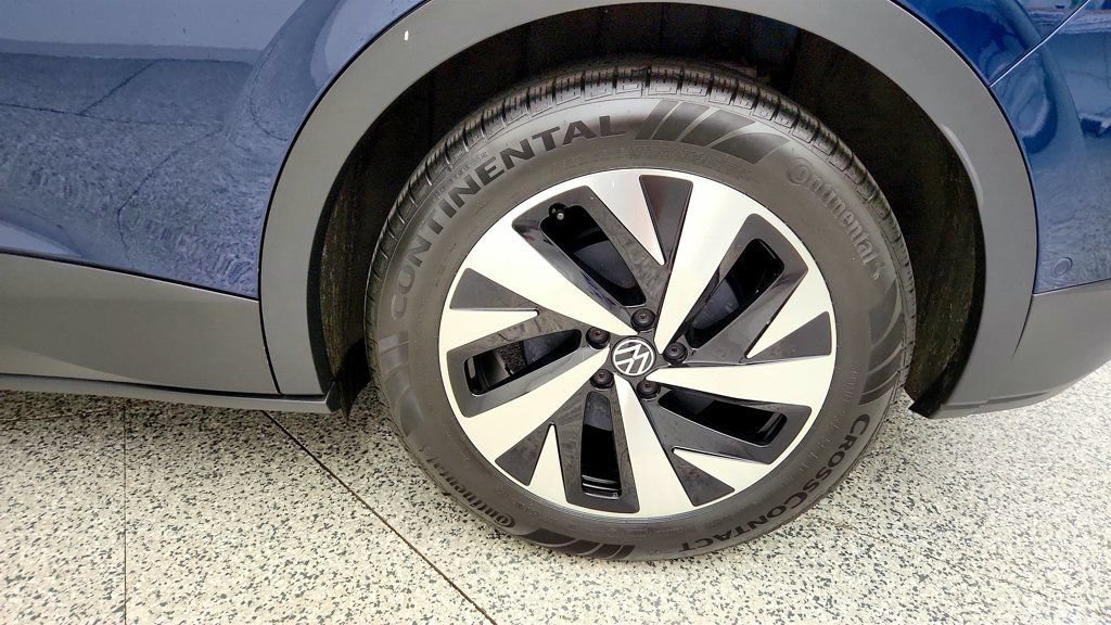 Used 2023 Volkswagen ID.4 2WD image 9