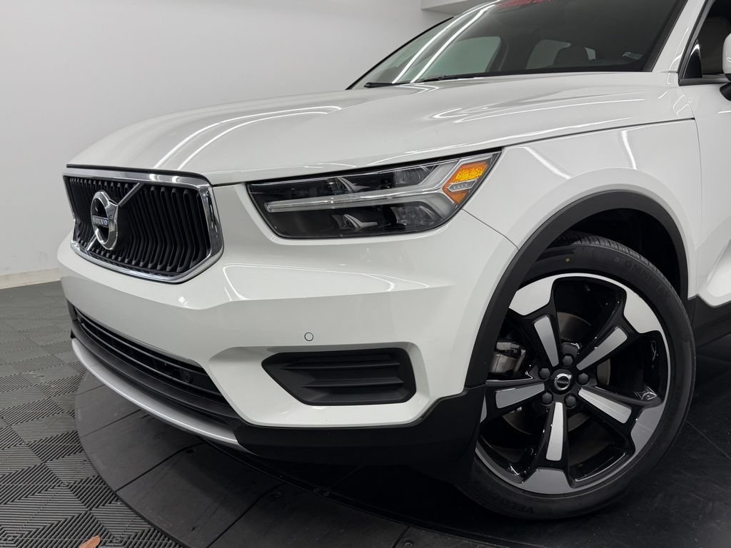 Used 2020 Volvo XC40 T5 Momentum w/ Protection Package Premier AWD/4WD image 4