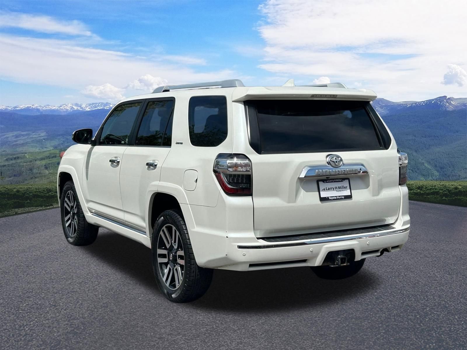 Used 2017 Toyota 4Runner Limited AWD/4WD image 3