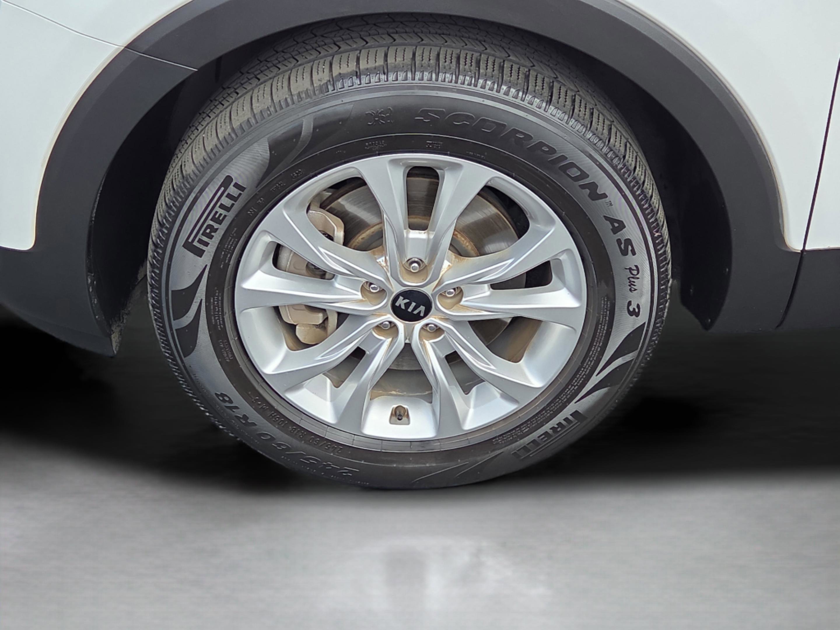 Used 2020 Kia Telluride LX image 9
