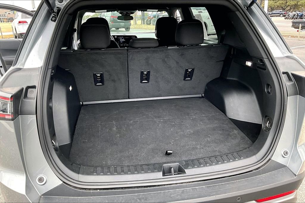 Used 2025 Chevrolet Equinox LT image 47