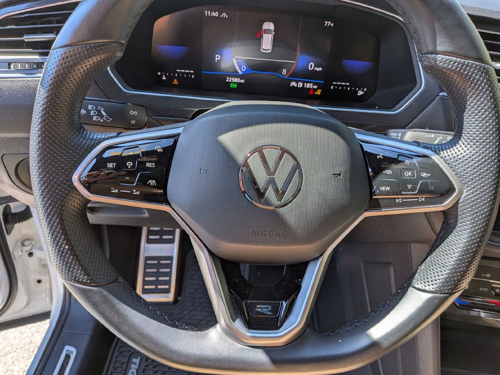 Used 2023 Volkswagen Tiguan SE R-Line AWD/4WD image 16