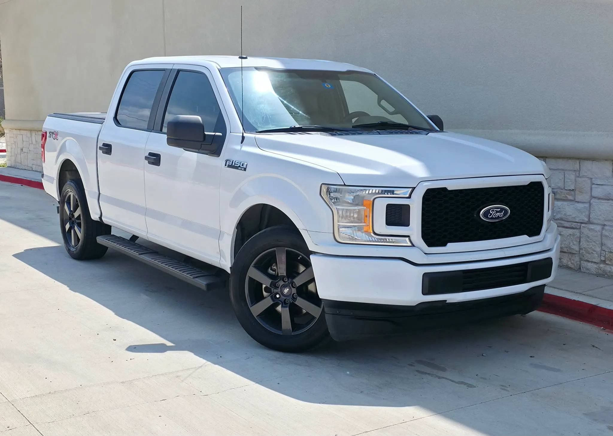 Used 2018 Ford F150 XL w/ Equipment Group 101A Mid RWD image 1