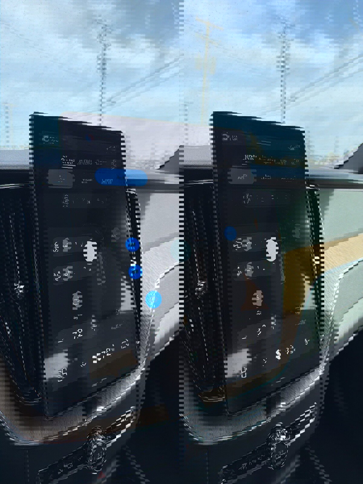 New 2026 Volvo XC60 B5 Plus w/ Protection Package Premier image 21