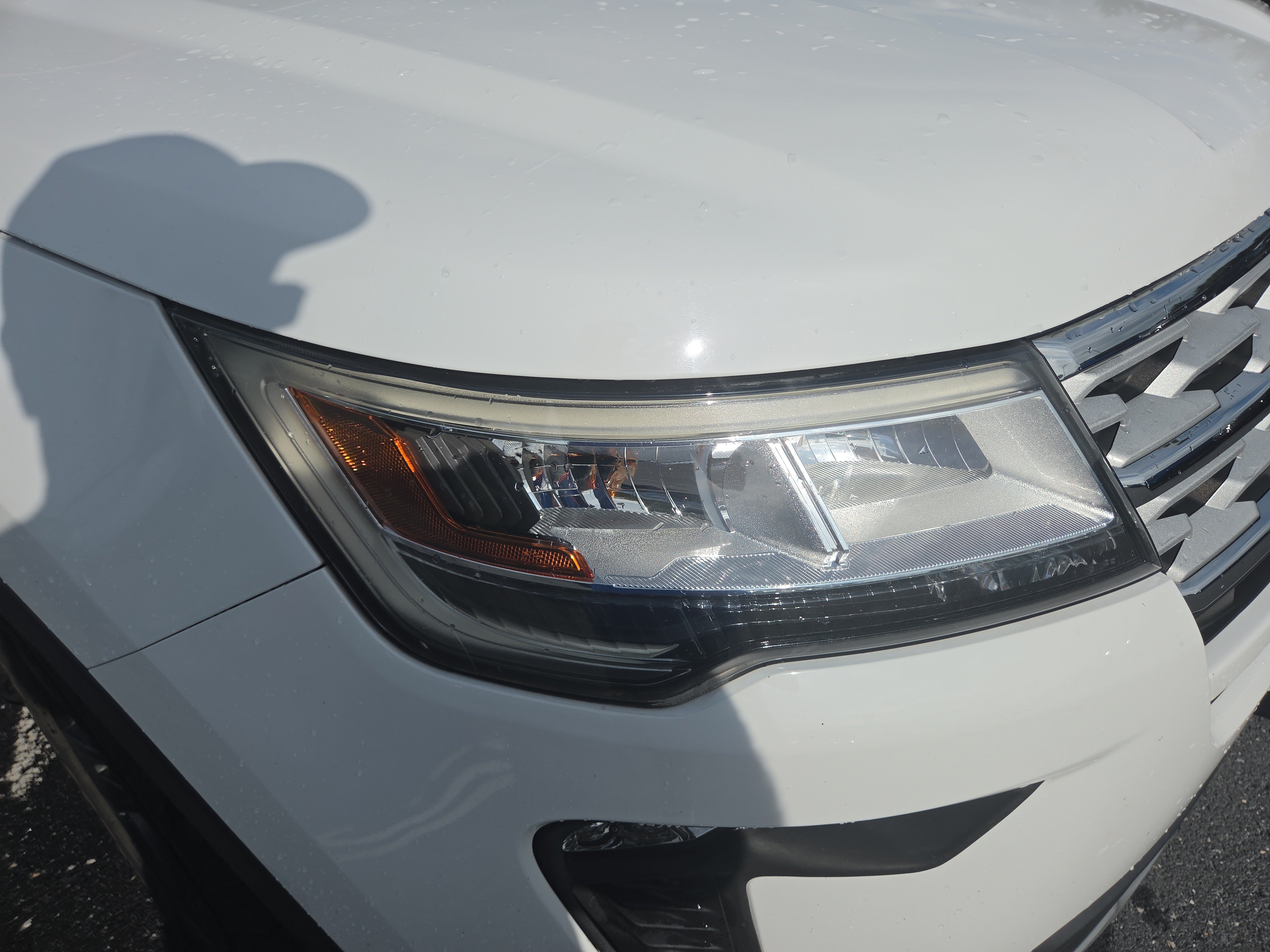Used 2019 Ford Explorer XLT AWD/4WD image 16
