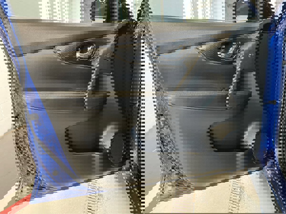 Used 2018 Nissan Rogue SL image 24