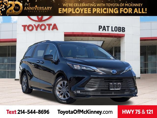 Used 2025 Toyota Sienna XLE